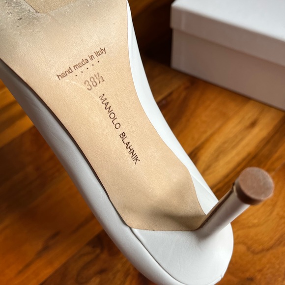 MANOLO BLAHNIK Hangisi Crystal Buckle Pump Leather, NEW - Picture 3 of 14